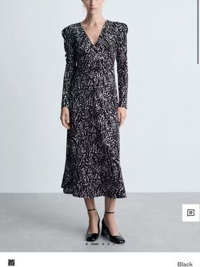 Black and White Print V-Neck Long Sleeve Midi Dress